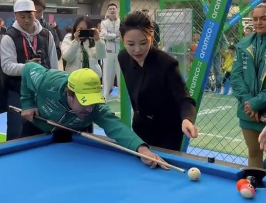 半岛体育-跨界，“头哥”阿隆索与潘晓婷及男篮名宿杨鸣、刘炜互动